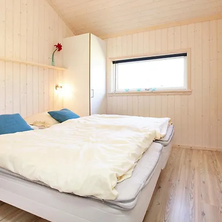 בית נופש Pretty With Indoor Sauna *