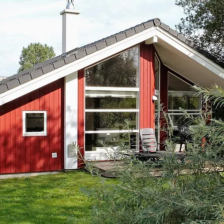 בית נופש Pretty With Indoor Sauna Großenbrode